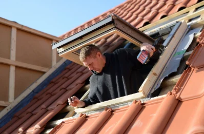 Pose de fenêtres de toit Velux à Lamécourt